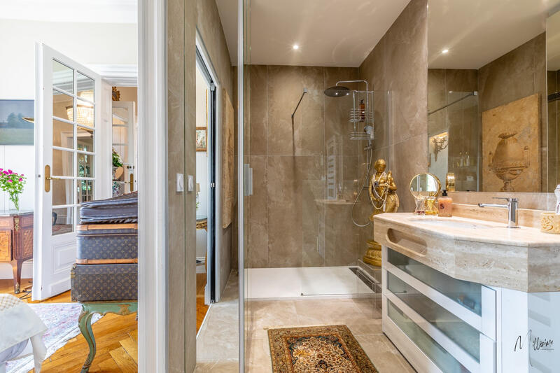 Appartement - 143 m² - 5 pièces