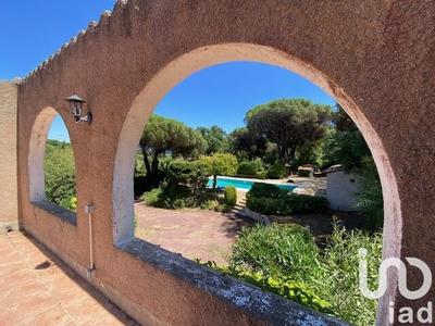 Maison - 239 m² - 9 pièces