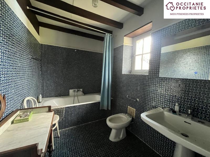 Propriété - 213 m² - 7 pièces