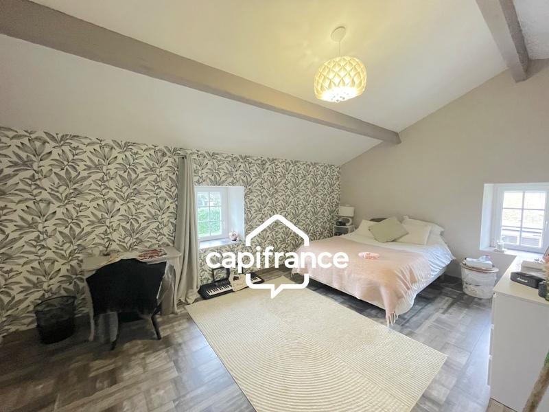 Maison - 181 m² - 9 pièces