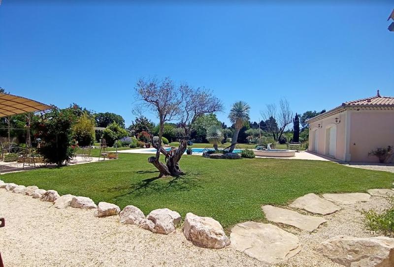 Propriété - 338 m² - 11 pièces