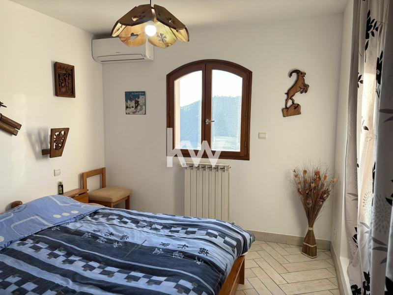 Maison traditionnelle - 140 m² - 6 pièces