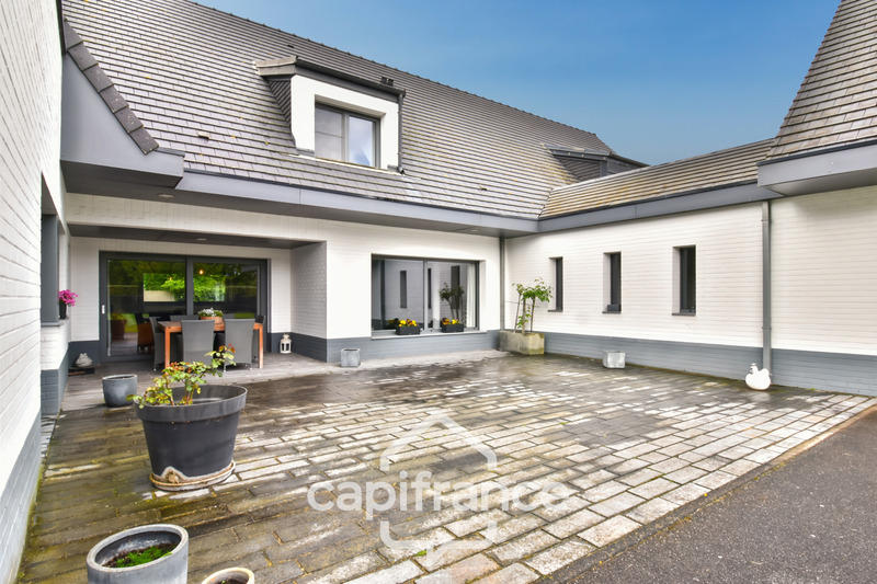 Maison - 428 m² - 11 pièces