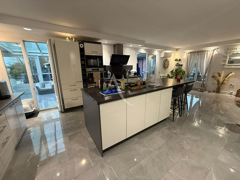 Maison - 170 m² - 6 pièces