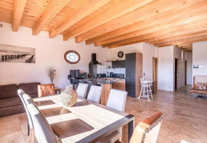 Propriété - 300 m² - 10 pièces