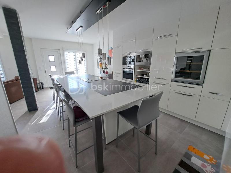 Loft - 109 m² - 5 pièces