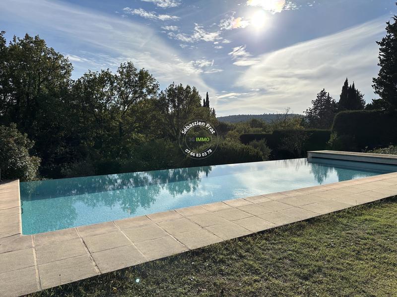 Villa - 208 m² - 7 pièces