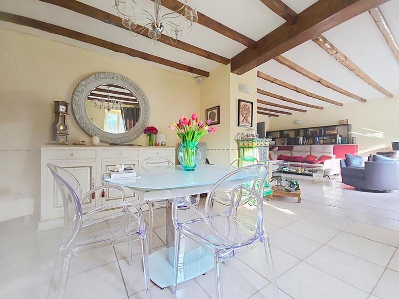 Demeure - 264 m² - 12 pièces