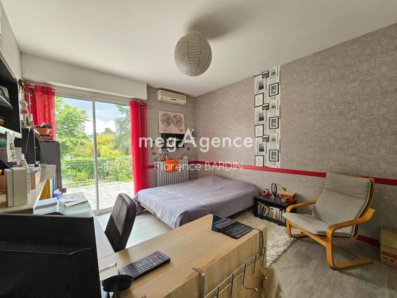 Maison - 220 m² - 10 pièces