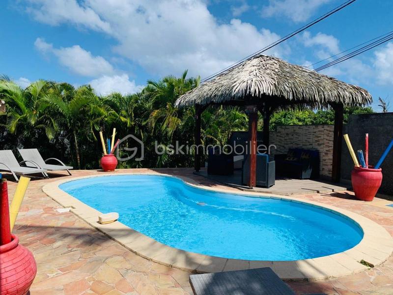 Propriété - 303 m² - 13 pièces