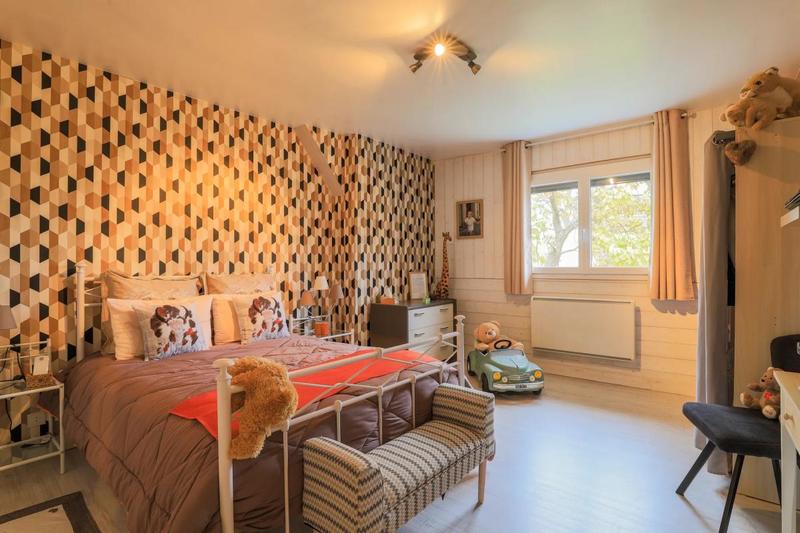 Maison - 238 m² - 7 pièces