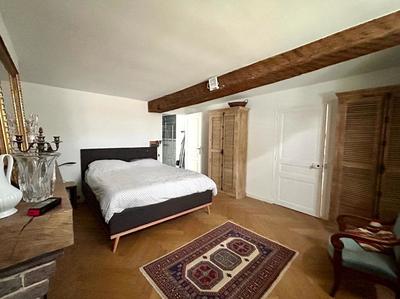 Maison - 484 m² - 12 pièces