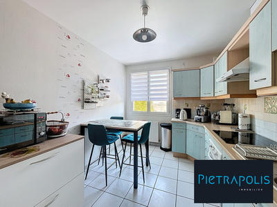 Appartement - 102 m² - 4 pièces