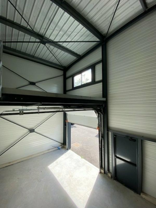 Local d'activité / Entrepôt - 71 m²