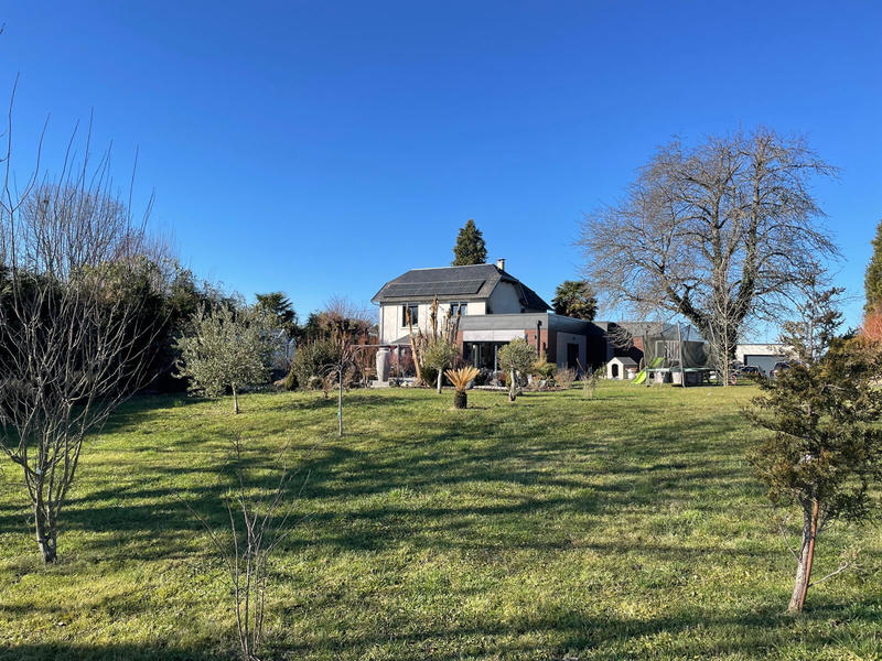 Maison - 243 m² - 7 pièces