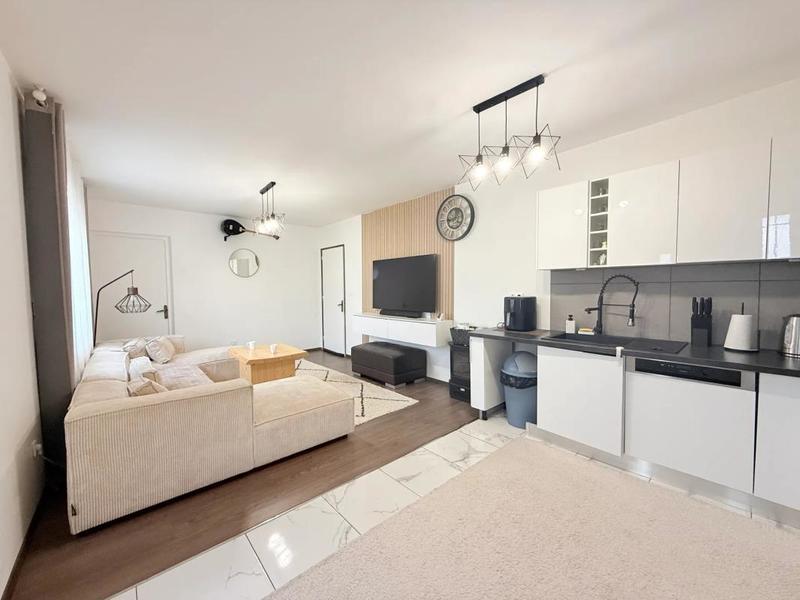 Appartement - 90 m² - 3 pièces