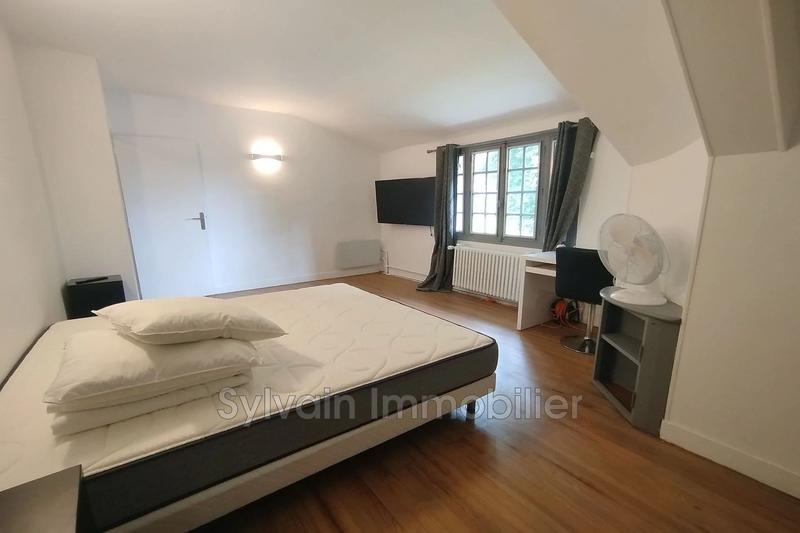 Maison - 220 m² - 9 pièces