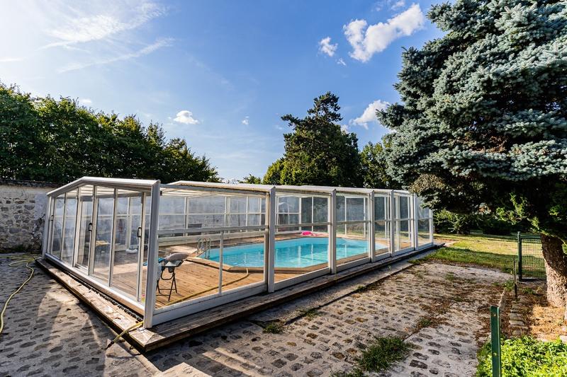 Propriété - 1 700 m² - 40 pièces