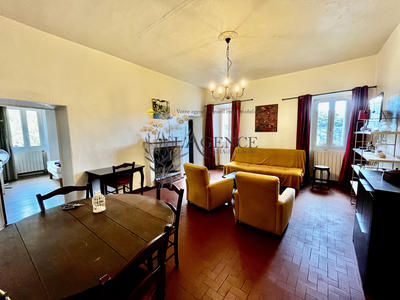 Maison - 113 m² - 10 pièces