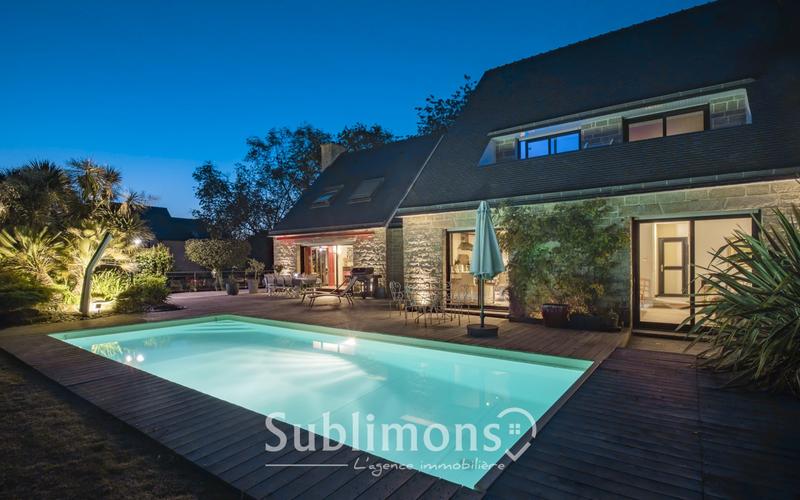 Maison - 305 m² - 6 pièces