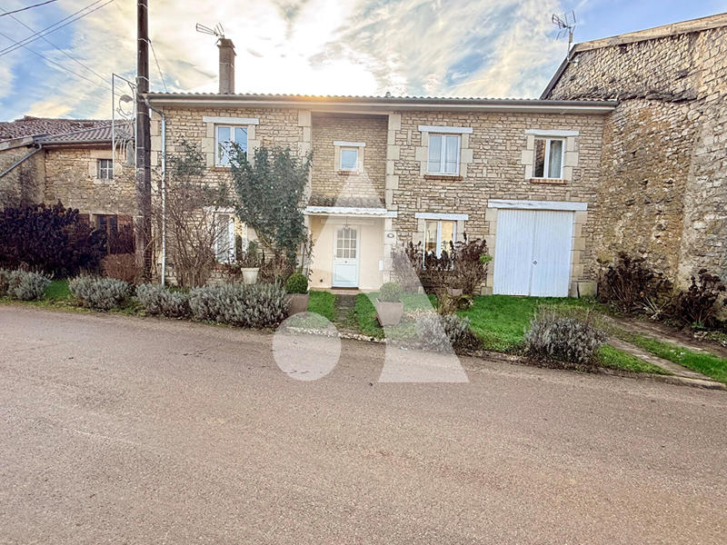 Maison - 320 m² - 8 pièces