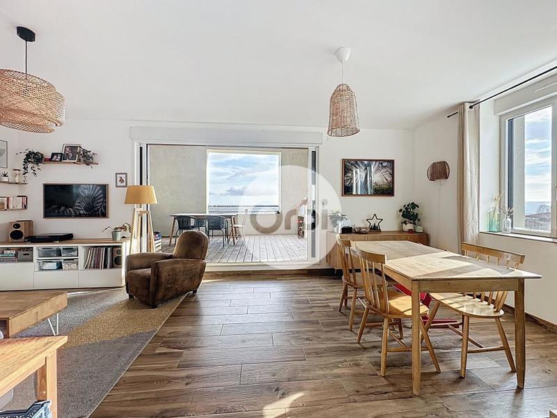 Appartement - 93 m² - 4 pièces