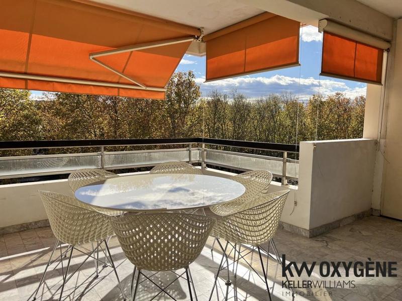 Appartement - 85 m² - 3 pièces