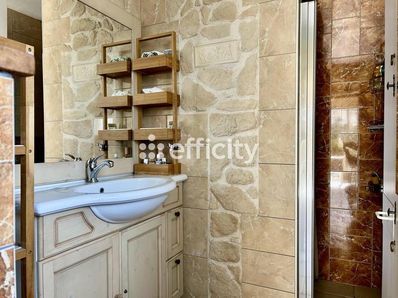 Maison - 232 m² - 10 pièces