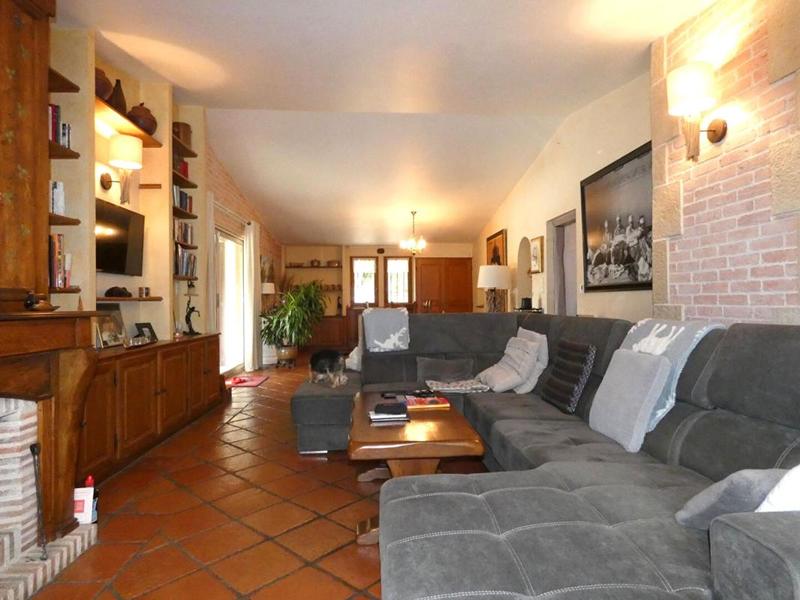 Maison - 260 m² - 9 pièces