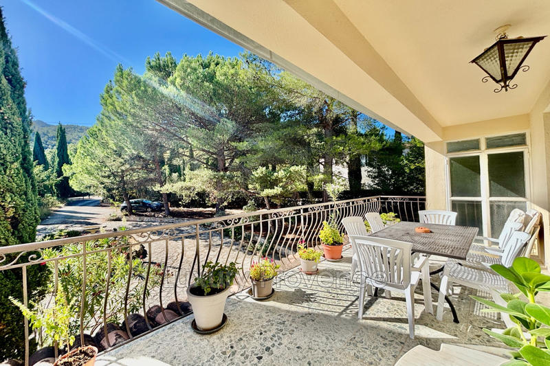 Maison - 200 m² - 6 pièces