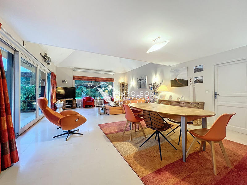 Maison - 200 m² - 5 pièces