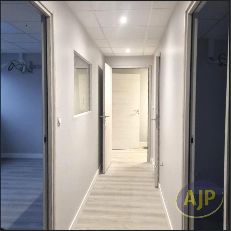 Local d'activité / Entrepôt - 200 m²