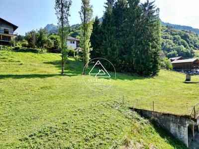Terrain constructible - 945 m²