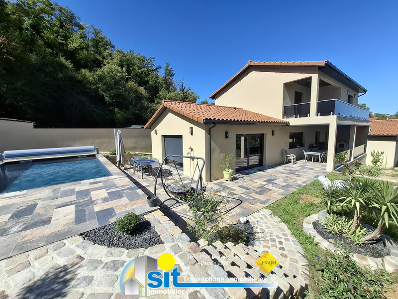 Villa - 200 m² - 7 pièces