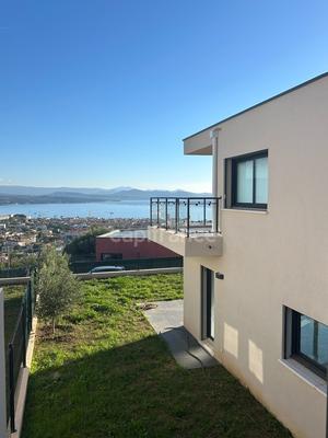 Maison - 143 m² - 3 pièces