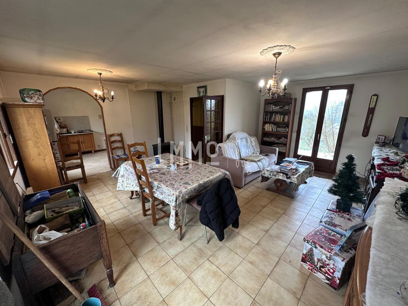 Maison - 90 m² - 5 pièces