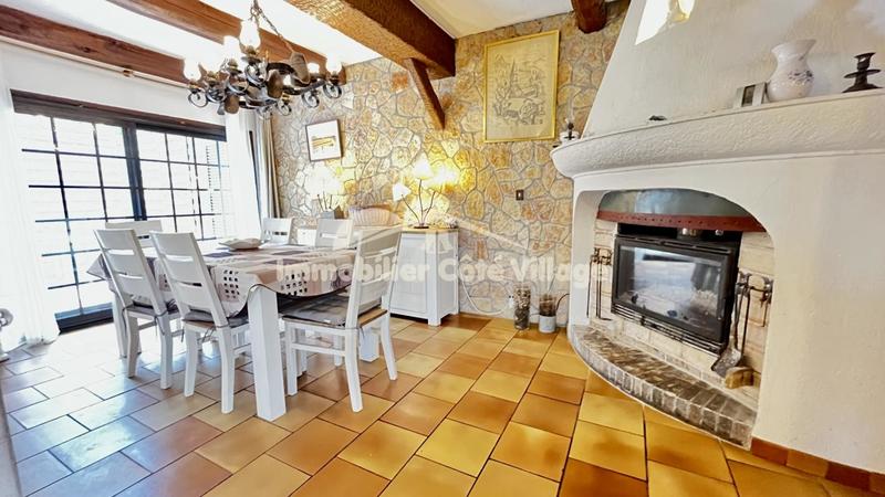 Propriété - 208 m² - 8 pièces