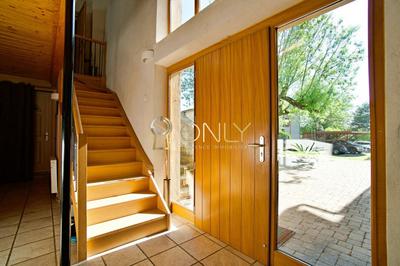 Maison - 240 m² - 6 pièces