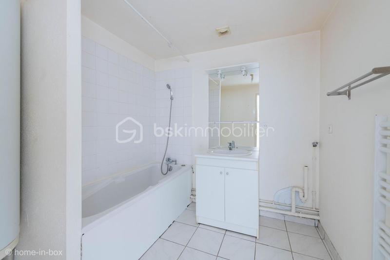 Studio - 50 m² - 1 pièce