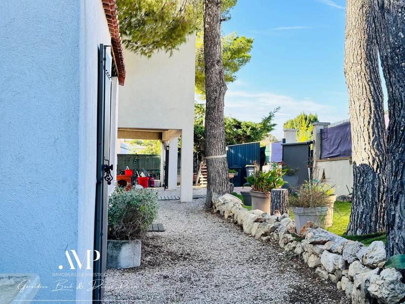 Propriété - 180 m² - 5 pièces