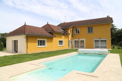 Maison - 330 m² - 10 pièces