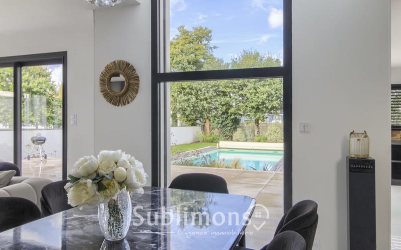 Maison contemporaine - 192 m² - 7 pièces