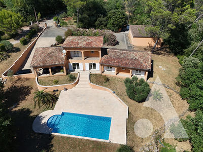 Villa - 240 m² - 6 pièces