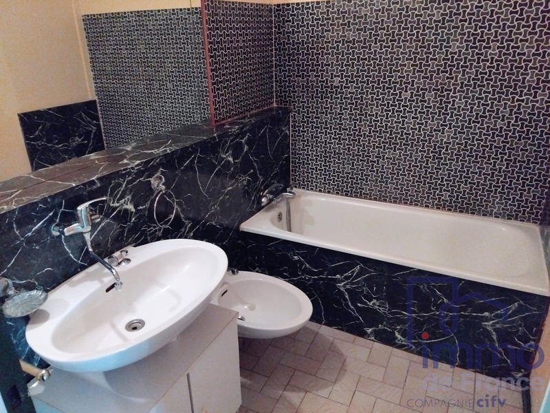 Appartement - 79 m² - 5 pièces