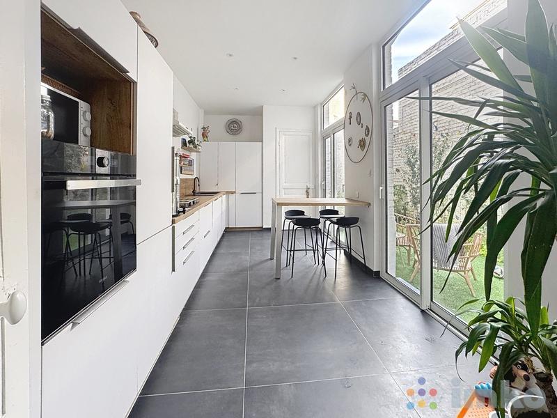 Maison - 182 m² - 6 pièces