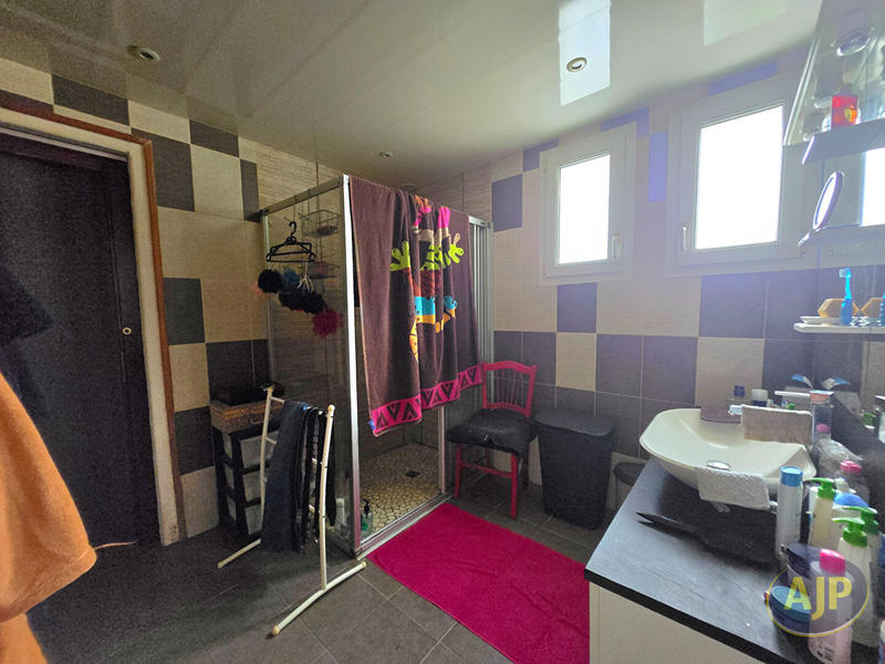 Maison - 136 m² - 7 pièces