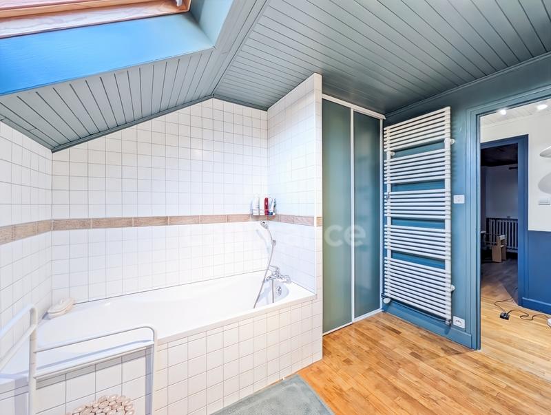 Maison - 189 m² - 7 pièces