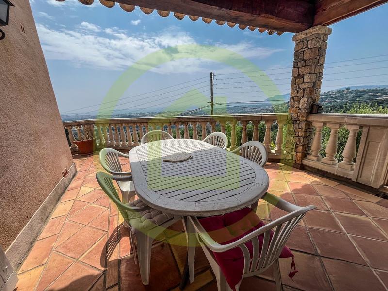 Maison - 233 m² - 7 pièces