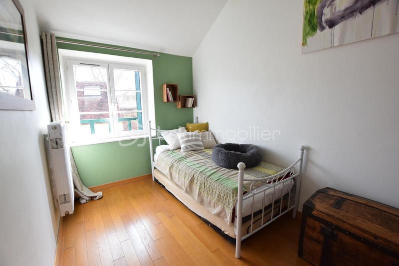 Maison - 210 m² - 7 pièces