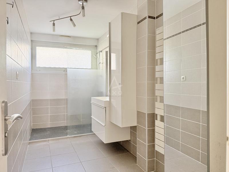 Appartement - 77 m² - 4 pièces